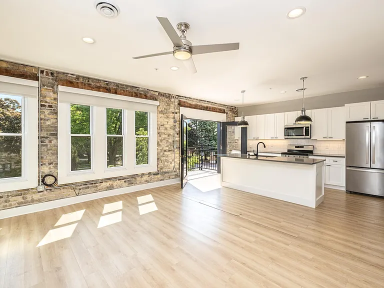 4003 N Downer Ave #B — Photo 8