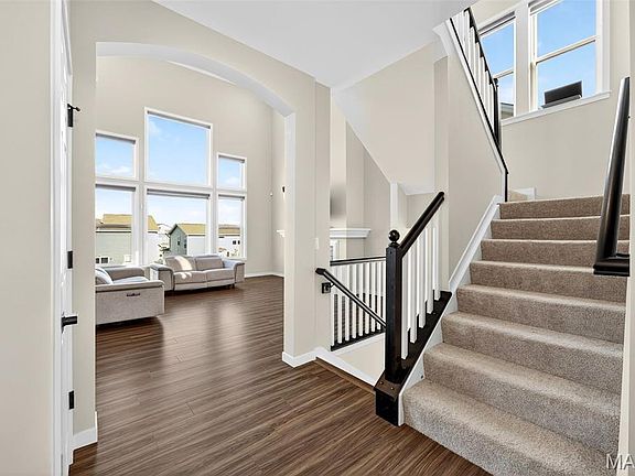 5th image of 434 Smithton Blvd