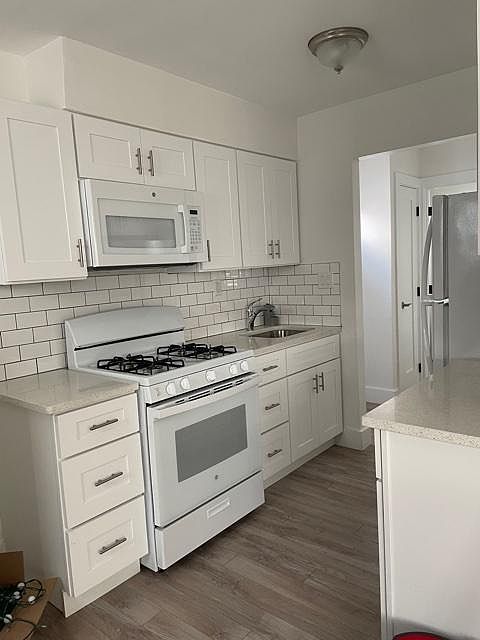 1st image of 240 Albee Ave #2