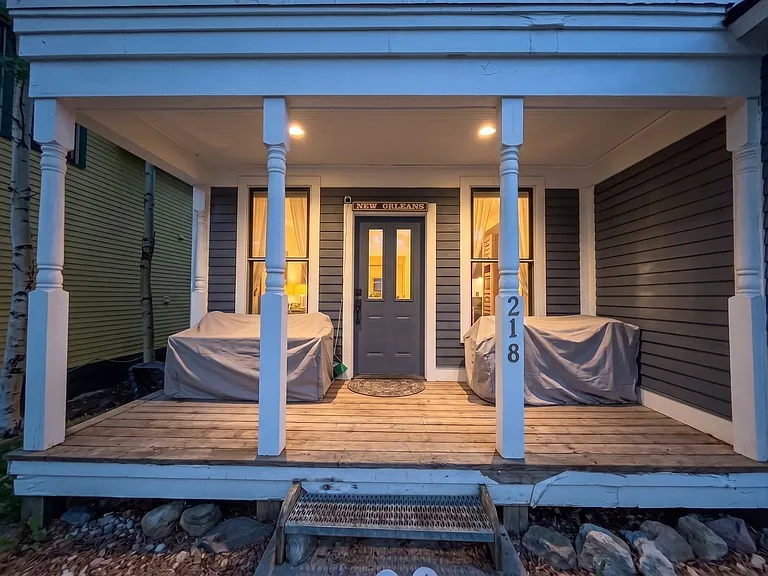 218 N French St — Photo 23