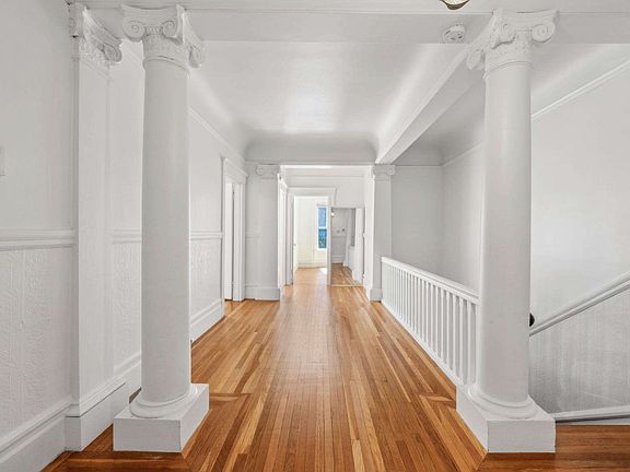 3rd image of 1618 Larkin St