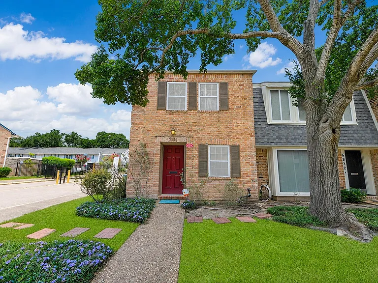 6334 Chevy Chase Dr #17 — Photo 31
