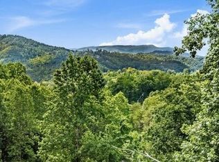 1119 Kings Ridge Rd E, Gatlinburg, TN 37738