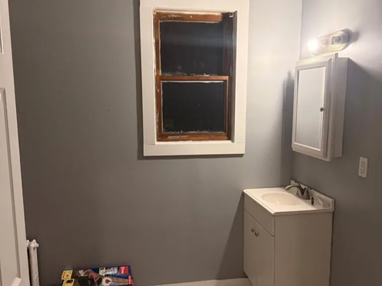 135 Jansen Ave #1A — Photo 10