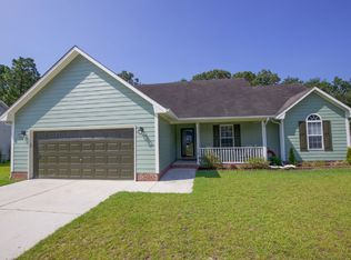 112 Raymond St, Raeford, NC 28376