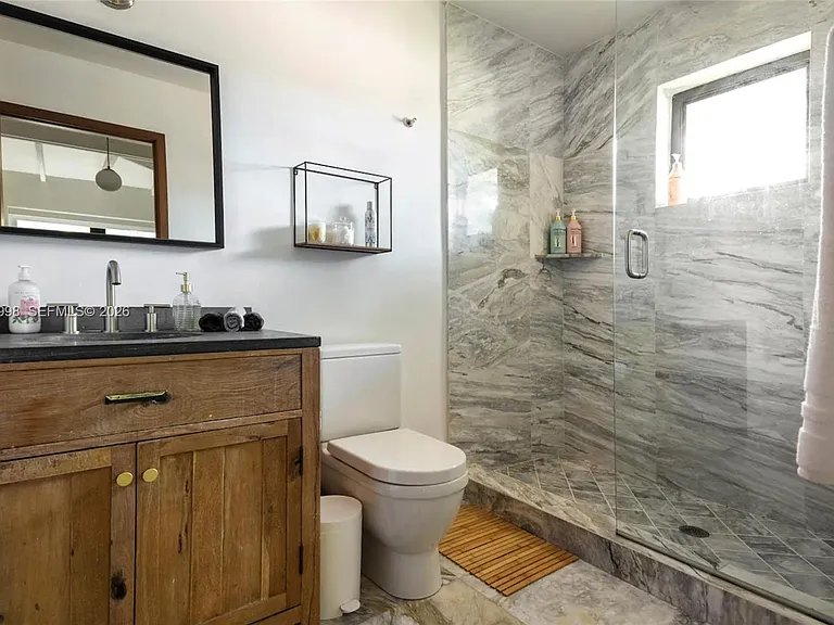 524 Oleander Dr — Photo 47