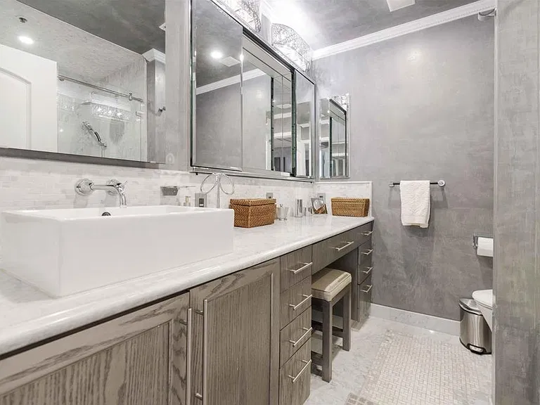5705 Friars Rd #11 — Photo 17