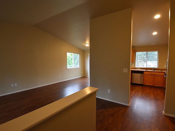 5th image of 4908 71st Dr NE