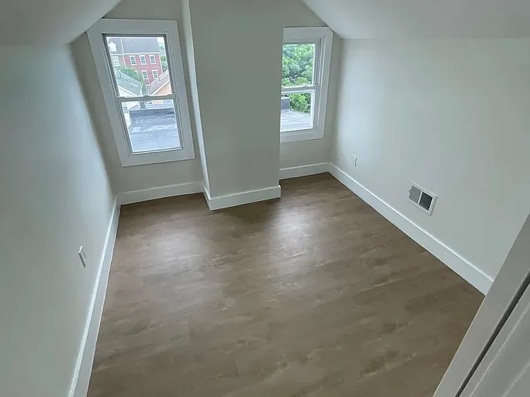 352 Bergen St #2D — Photo 8