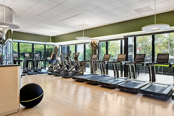 Rented by Solow Realty | media 29