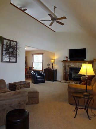 2nd image of 2189 Meadow Green Dr