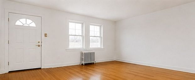 2nd image of 19-21 East St