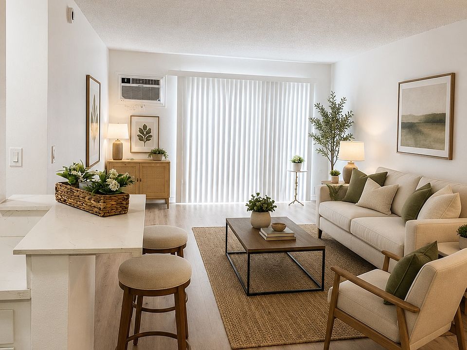 1st image of 18366 Collins St #6