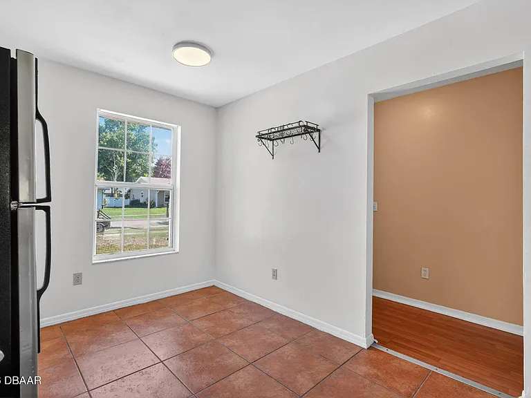 1133 Squirrel Nest Ln — Photo 9