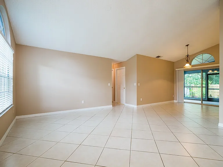 1254 Countrywind Dr — Photo 4