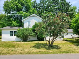 8137 Bayless Rd, Sodus Pt, NY 14555
