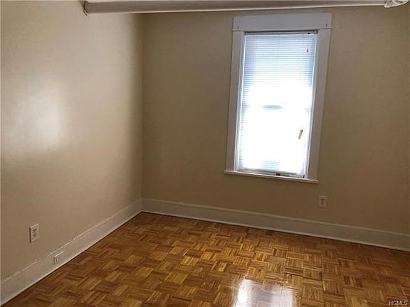 2nd image of 26 Franklin Ave APT Ll1