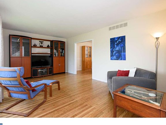 5th image of 5 Buckingham Dr
