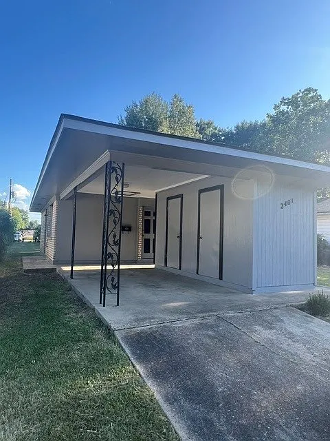 2401 Stonewall St