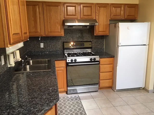 2246 44th Ave — Photo 12