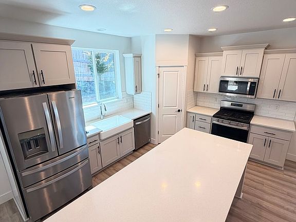 5th image of 3481 Snowberry Rd