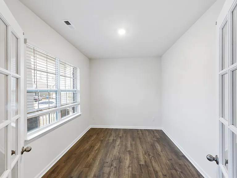 159 Scotsway Ct — Photo 4