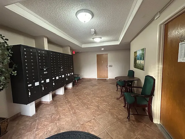 Lobby - 6650 Amherst St #12A