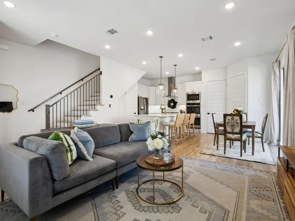 8118 Fallston Ct, Dallas, TX 75231
