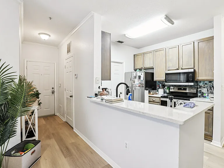 10125 Courtney Palms Blvd #201 — Photo 7