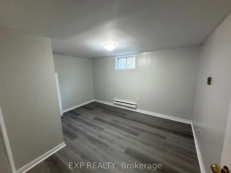1168 Oxford St E #3 — Photo 7