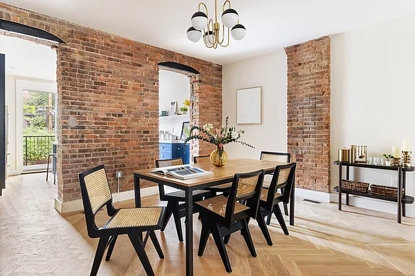 Sold by Compass | media 4