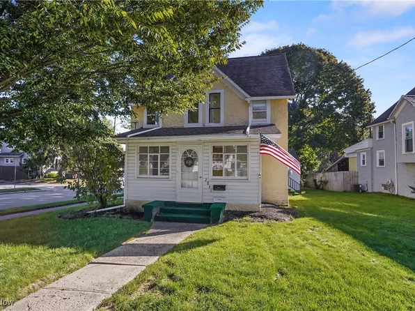 2861 Hudson Dr, Cuyahoga Falls, OH 44221