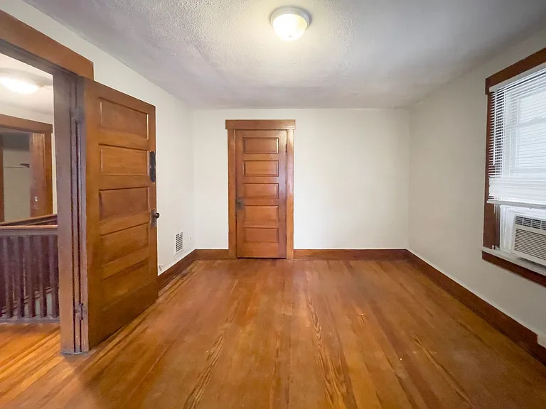 1405 W Jackson St — Photo 13