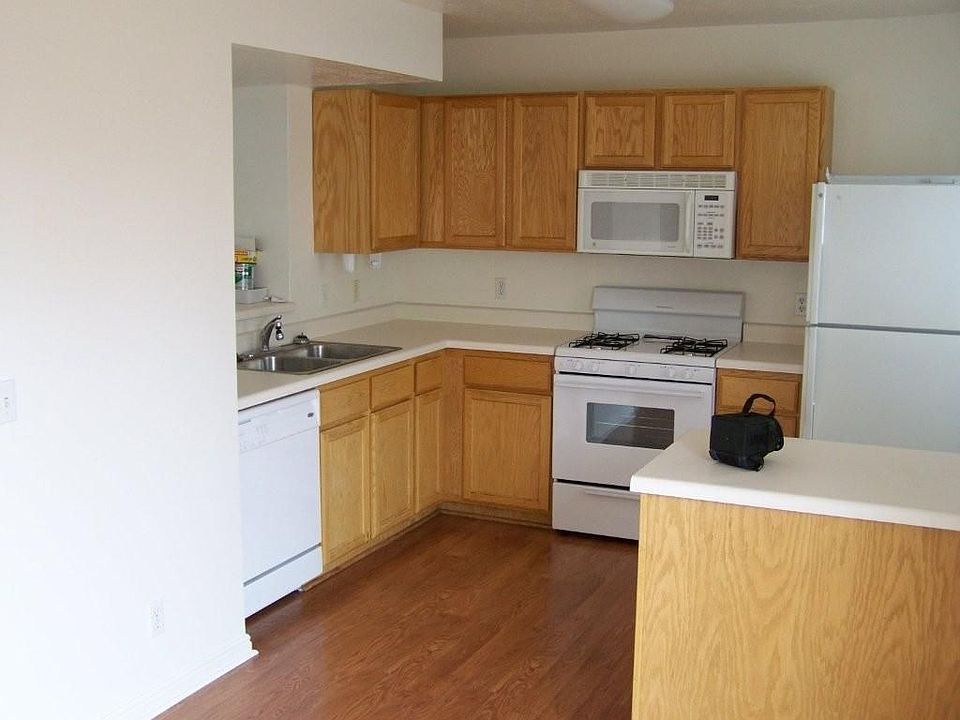 2nd image of 532 N Royal Troon Dr