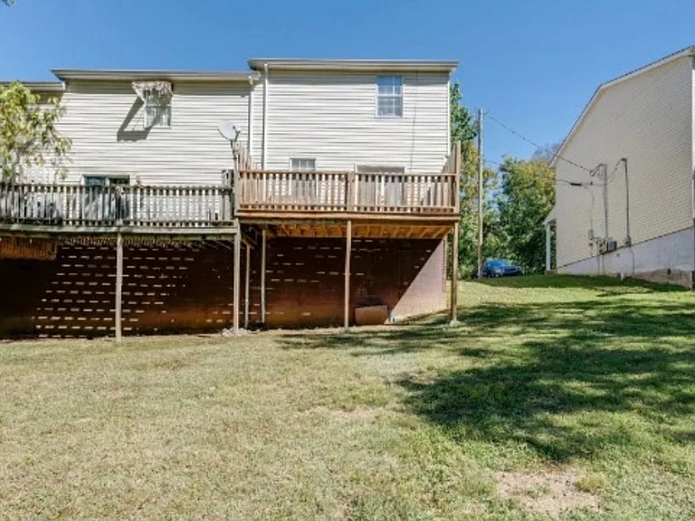 116 Five Oaks Dr — Photo 3