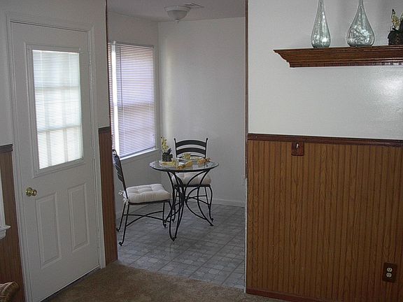5th image of 3220 Creekside Dr