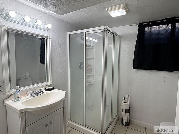 2nd image of 1090 E Alameda Rd