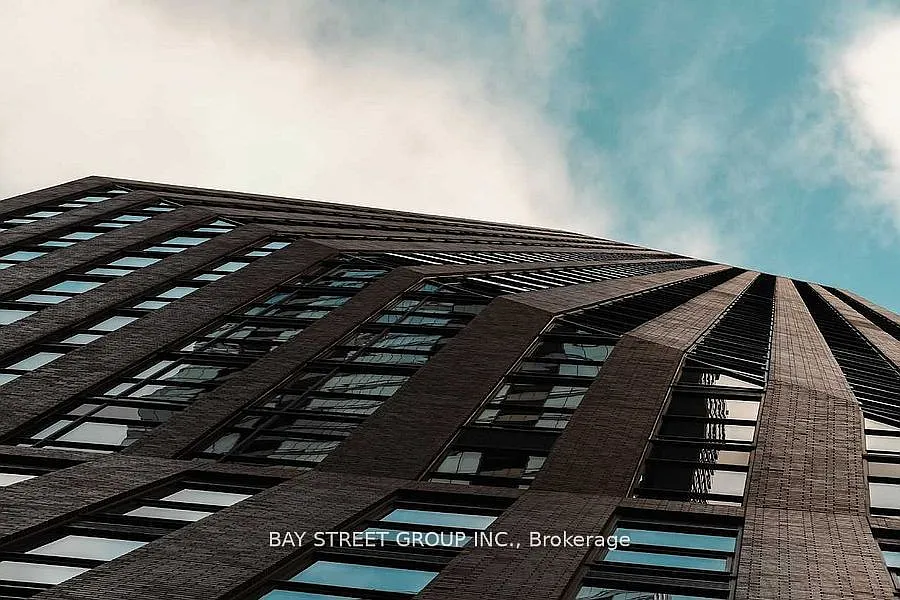 2 bed, $2,900 — Photo 1