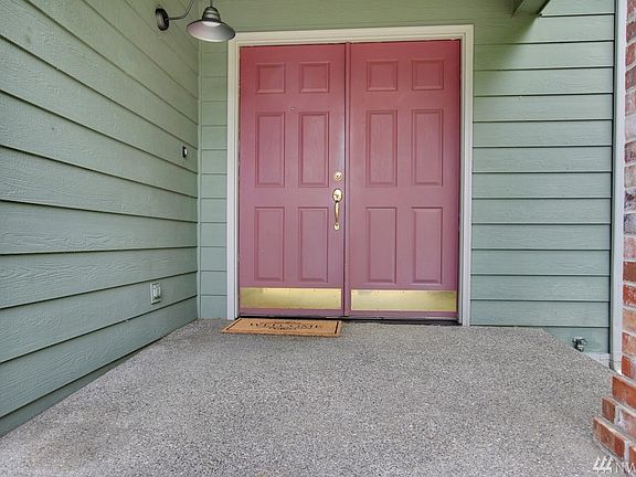 4th image of 2121 23rd Street Pl SE