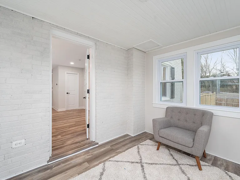 2816 Schooley Dr — Photo 23