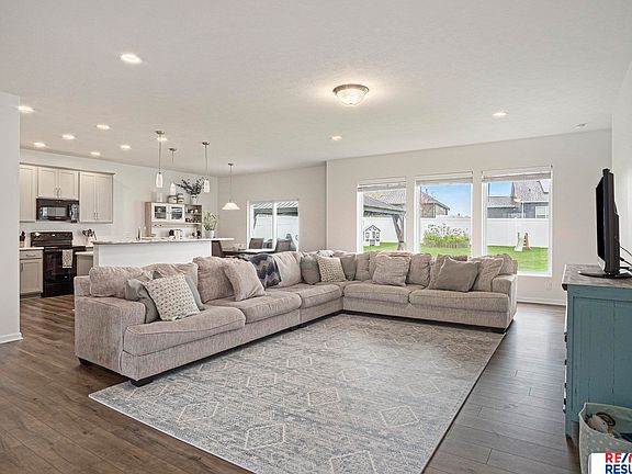 4th image of 5125 Leawood Dr