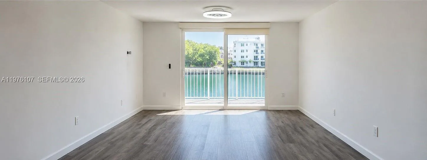 Eden Point North Condo — Photo 3
