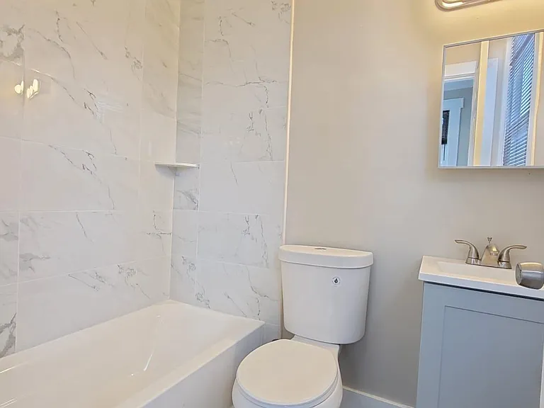 9 39th St #2 — Photo 3