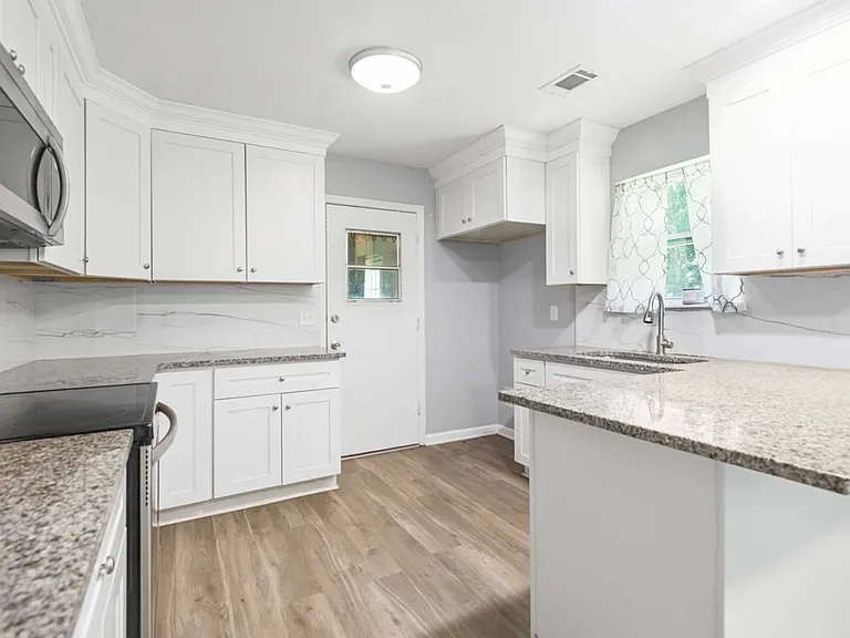 4421 Jenwood St — Photo 14