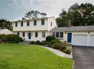 62 Meadowood Ln, Old Saybrook, CT 06475