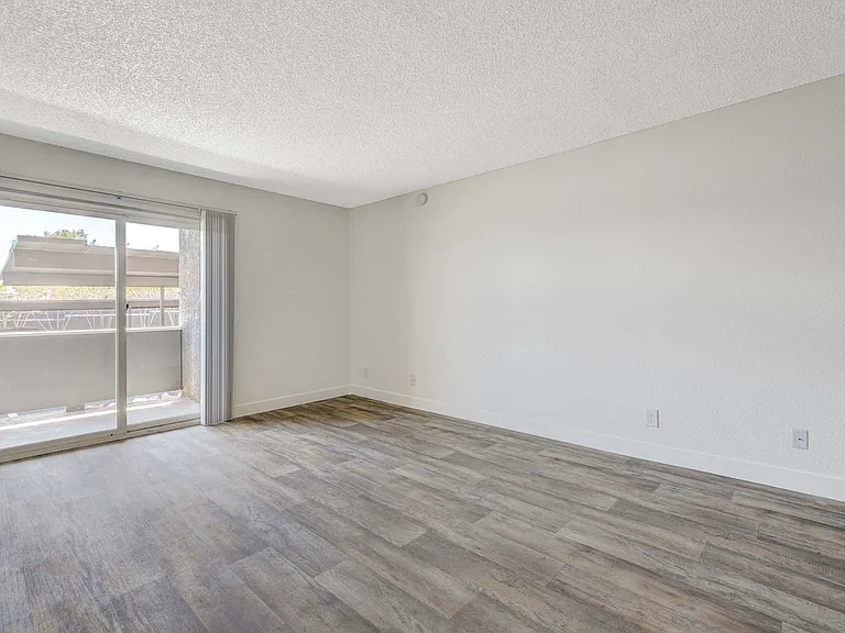 Sundance Village Apts — Photo 51