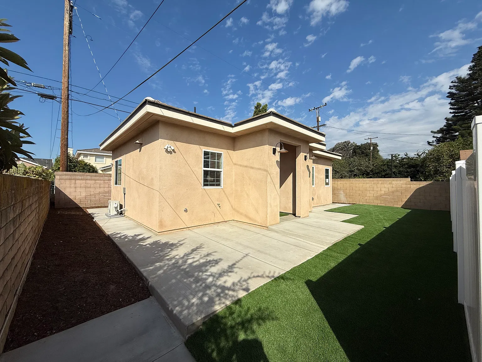 2 bed, 800 sqft, $3,100 — Photo 3
