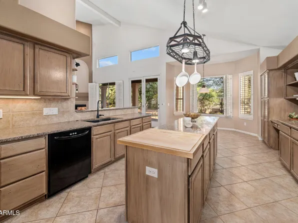 5225 W DEL RIO Street, Chandler, AZ 85226
