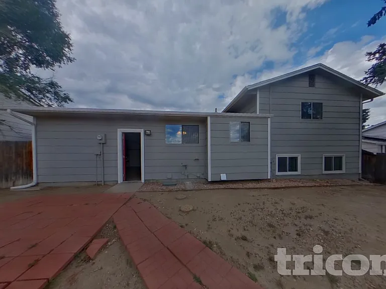 6845 Parkridge Ct — Photo 15