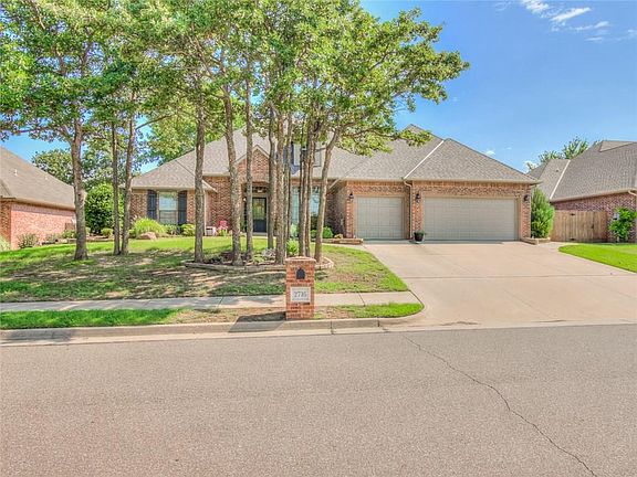 2nd image of 2716 Ashebriar Ln